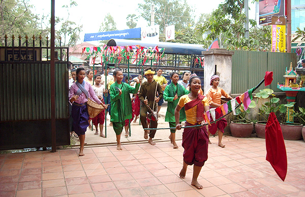 年 21年カンボジア祝祭日 仏日のお知らせ ピースインツアー ベトナム カンボジア ラオス ミャンマーへの海外旅行 スタディツアー