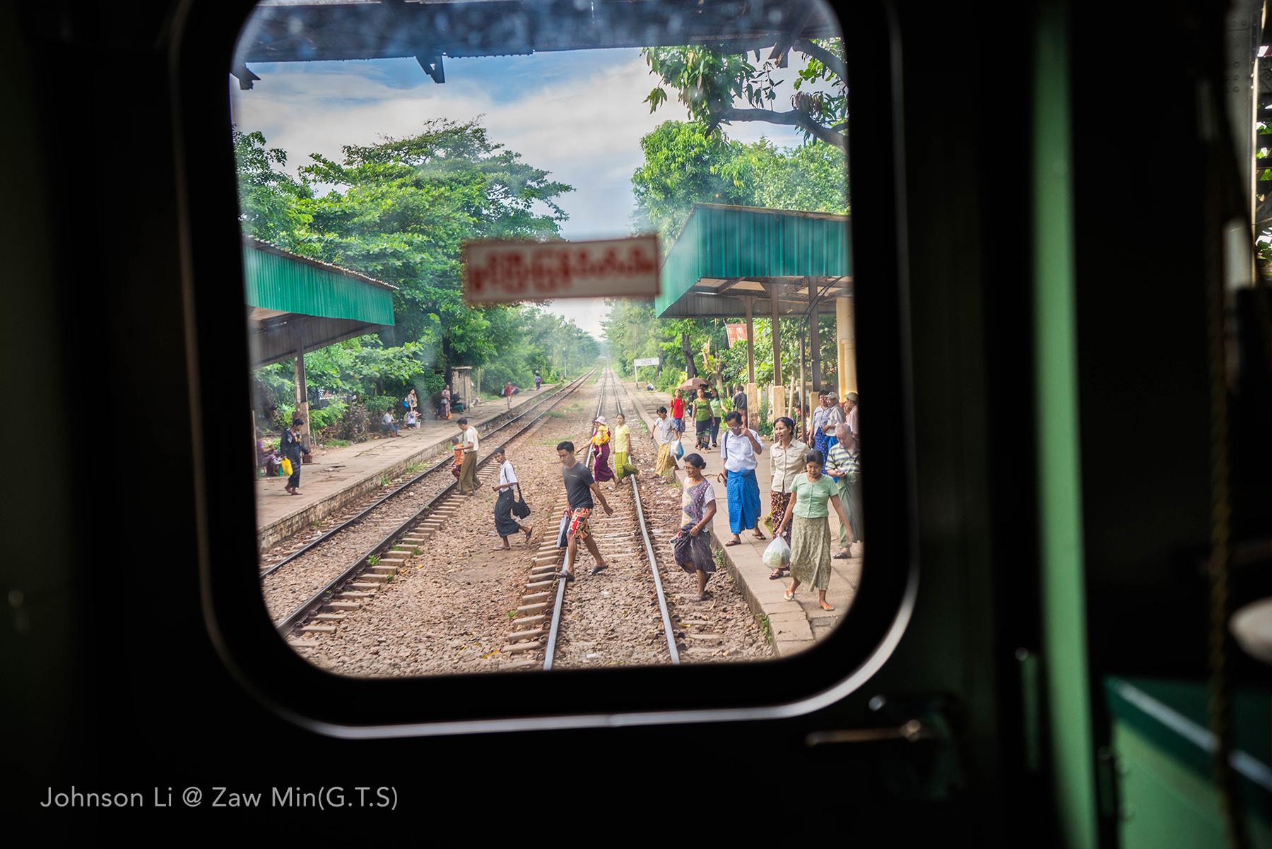 写真家ジョンソン リーとミャンマー写真撮影の旅 ピースインツアー ベトナム カンボジア ラオス ミャンマーへの海外旅行 スタディツアー